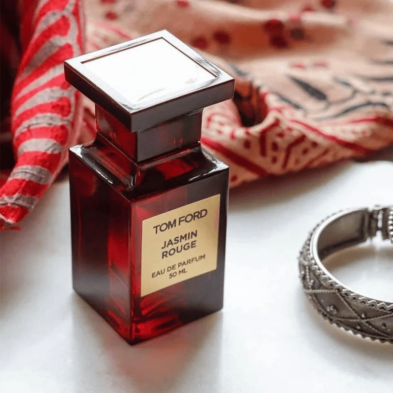 Jasmin Rouge có thiết kế mang tính biểu tượng của thương hiệu Tom Ford 